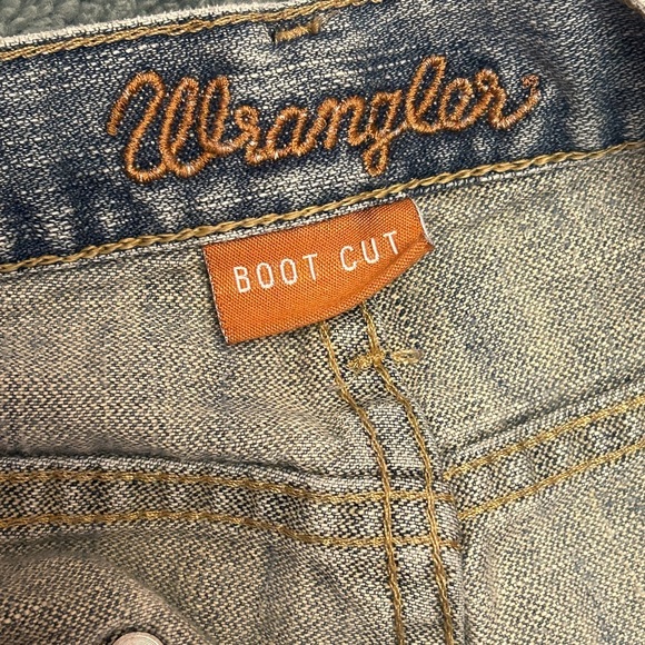 Vintage Wrangler classic style wedgie fit jeans in light blue size 38*36 Bootcut - Picture 3 of 8